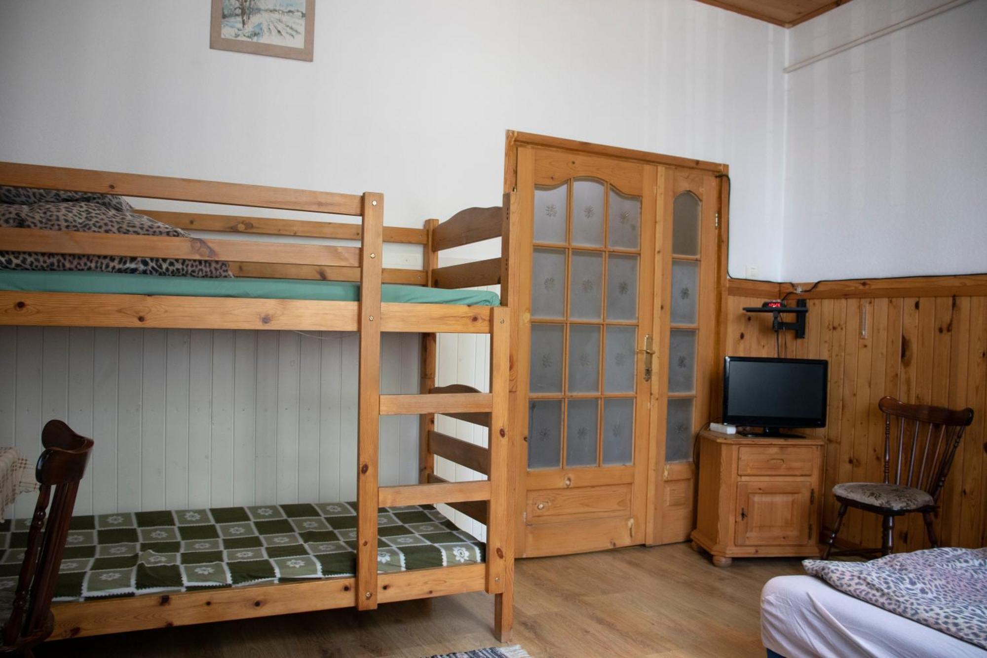 Albergue Cívis Debrecen Exterior foto